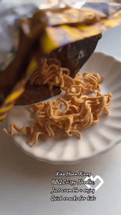 Xiao Huan Xiong (Little Raccoon) Crispy Noodles, Barbecue Flavor 35g