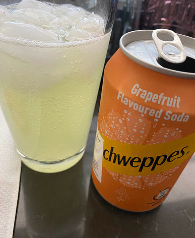 Schweppes Grapefruit Flavoured Soda Drink 330ml
