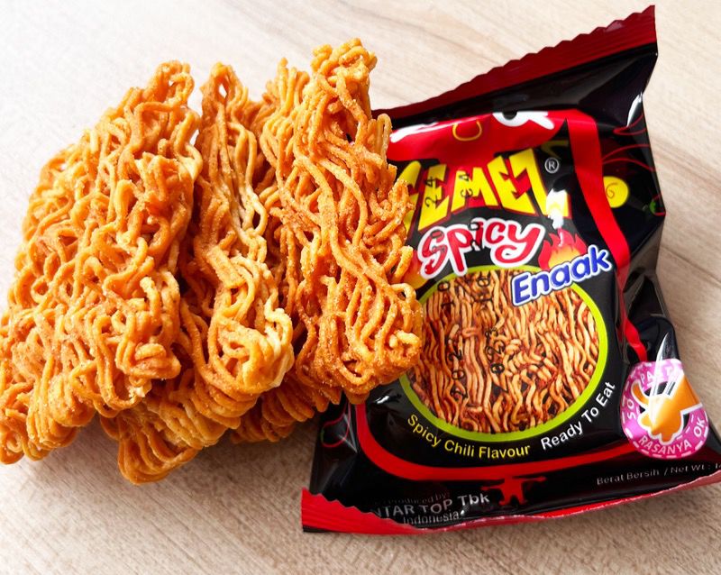 GEMEZ Enaak Noodle Snack Spicy Flavour 16g