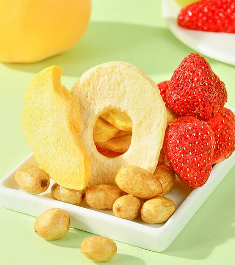 Bestore (Liang Pin Pu Zi) Freeze Dried Mixed Fruit Crisps [Strawberry, Apple, Peach] - 32g