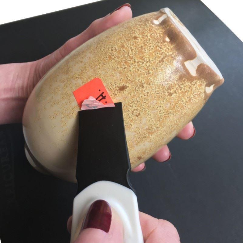 FUSION BRANDS Fusionbrands Thumb Scraper With A Non Slip Grip 